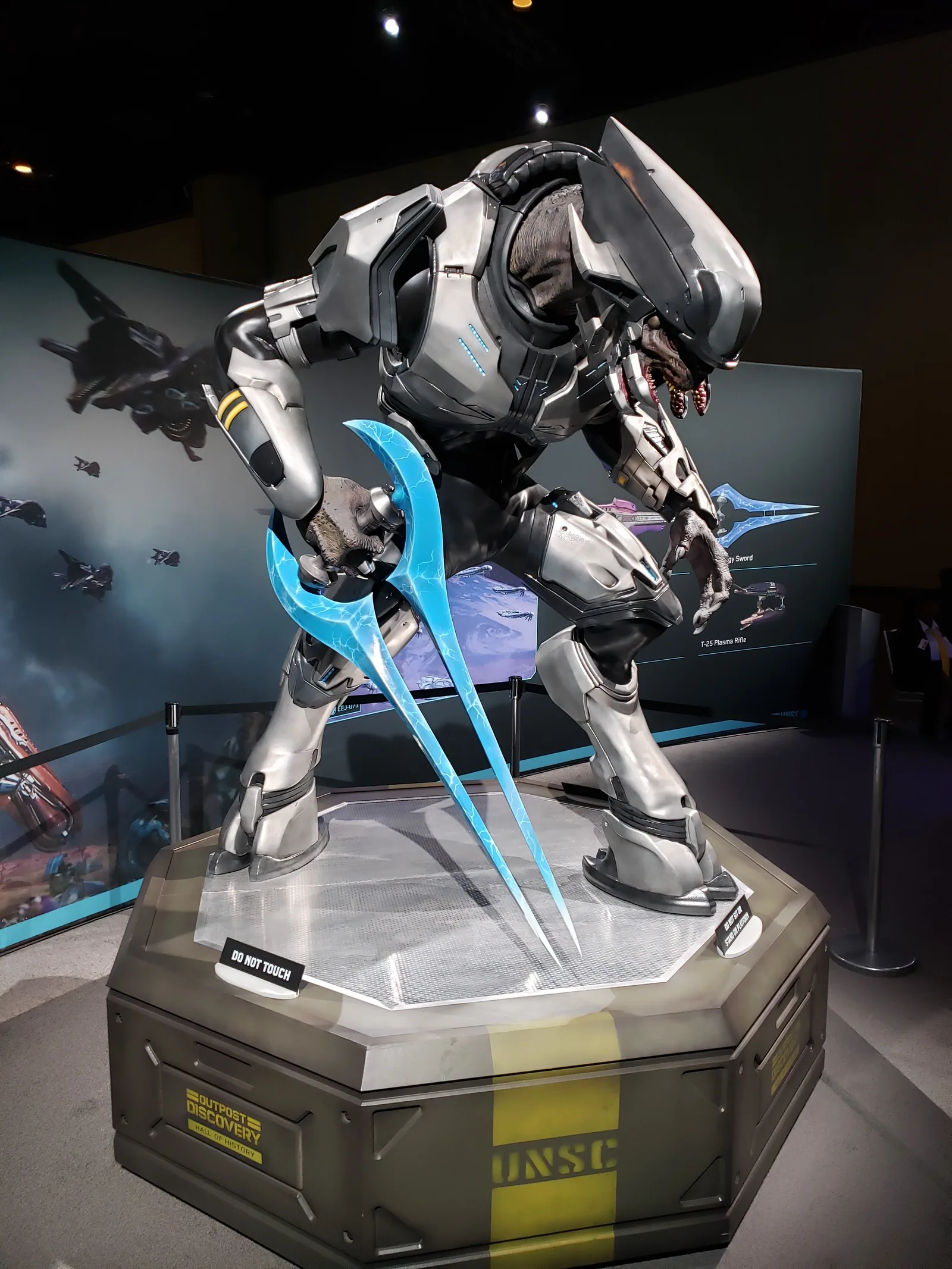 Elite Statue from Halo